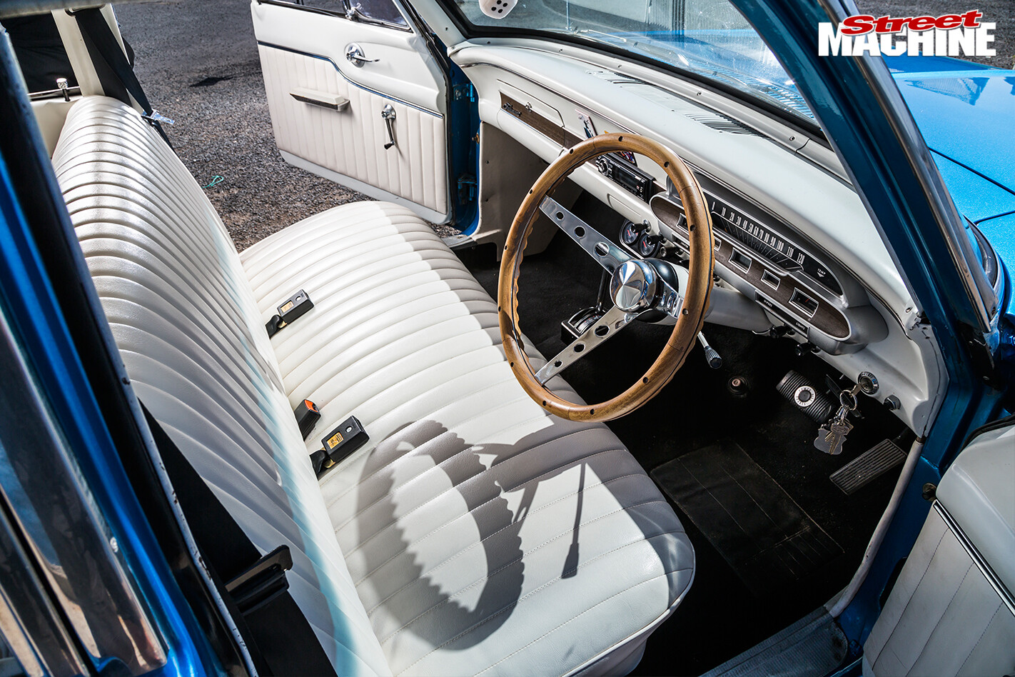 Ford -xp -falcon -interior -2