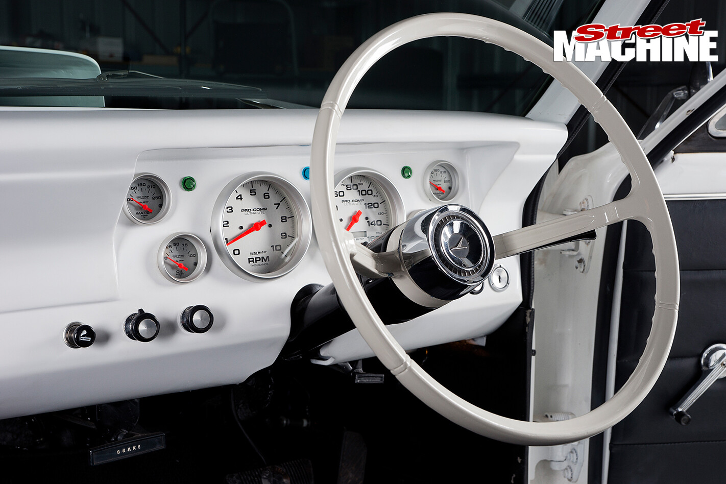 Ford -XR-Falcon -interior -steering -wheel