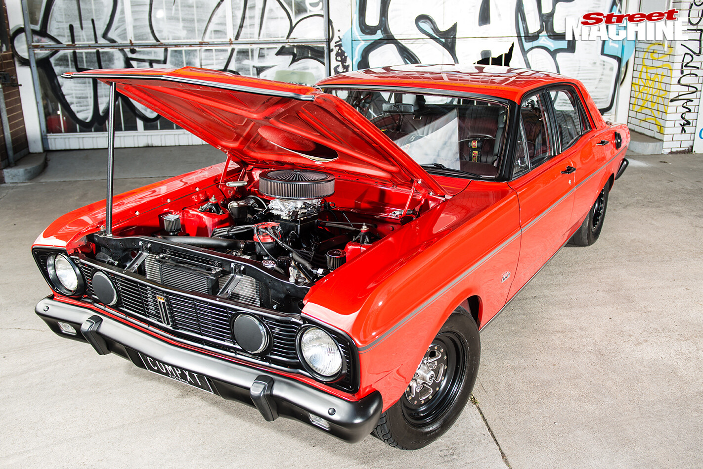Ford -xt -falcon -bonnet -up