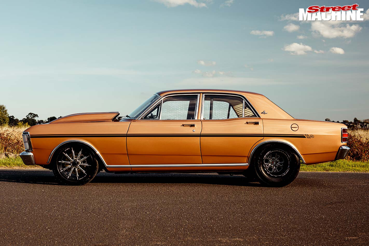 Ford XW Fairmont side