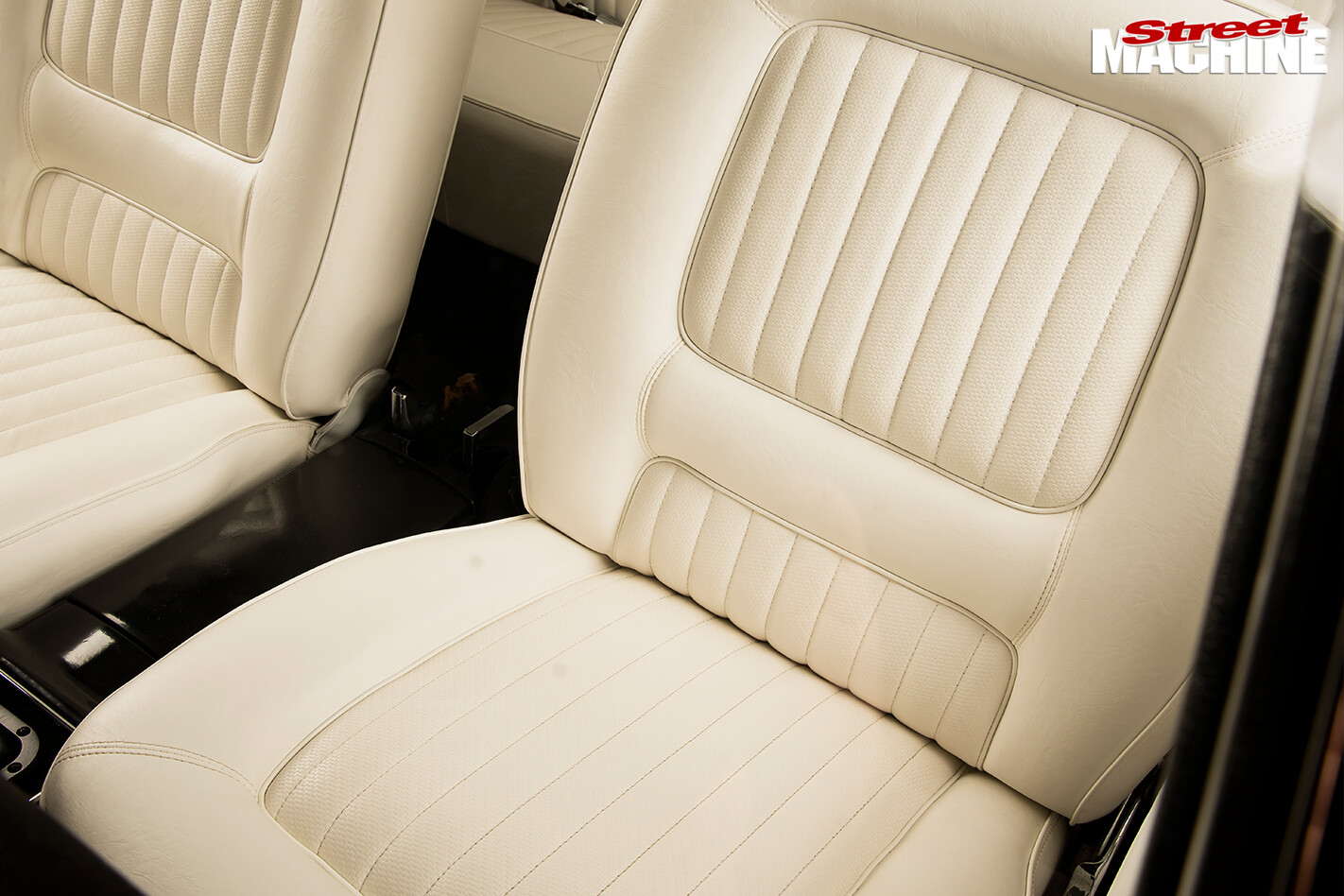 Ford -xw -falcon -interior -rear
