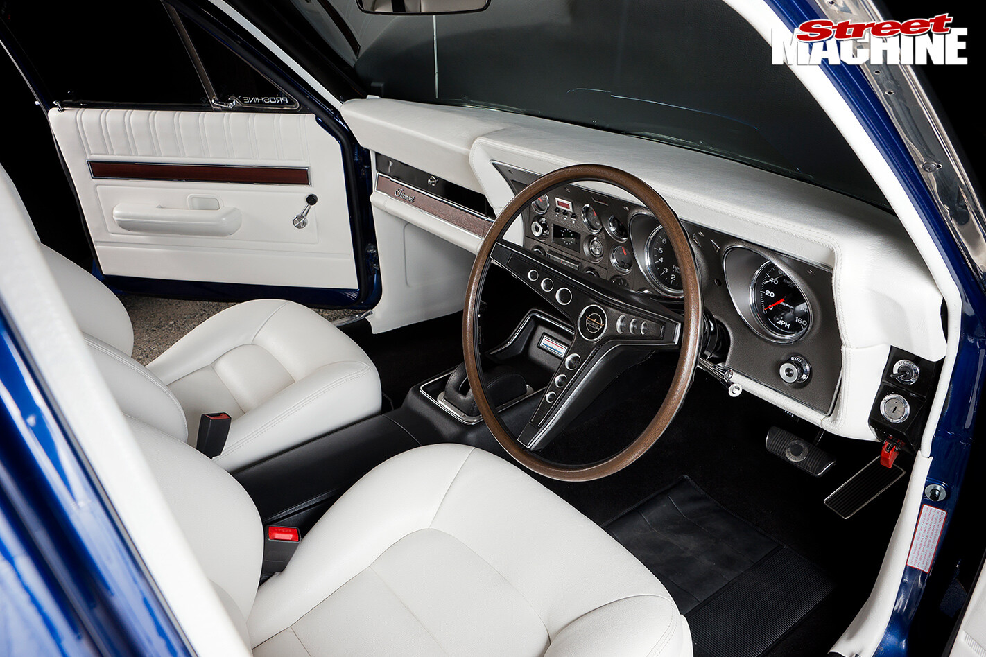 FORD-XY-FAIRMONT-SEDAN-interior