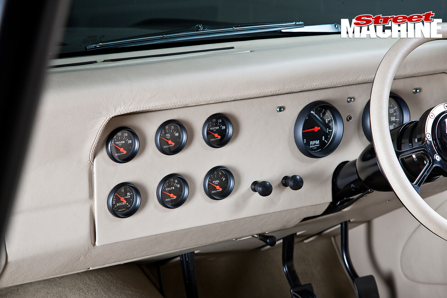 Ford -XY-Falcon -14-interior -console