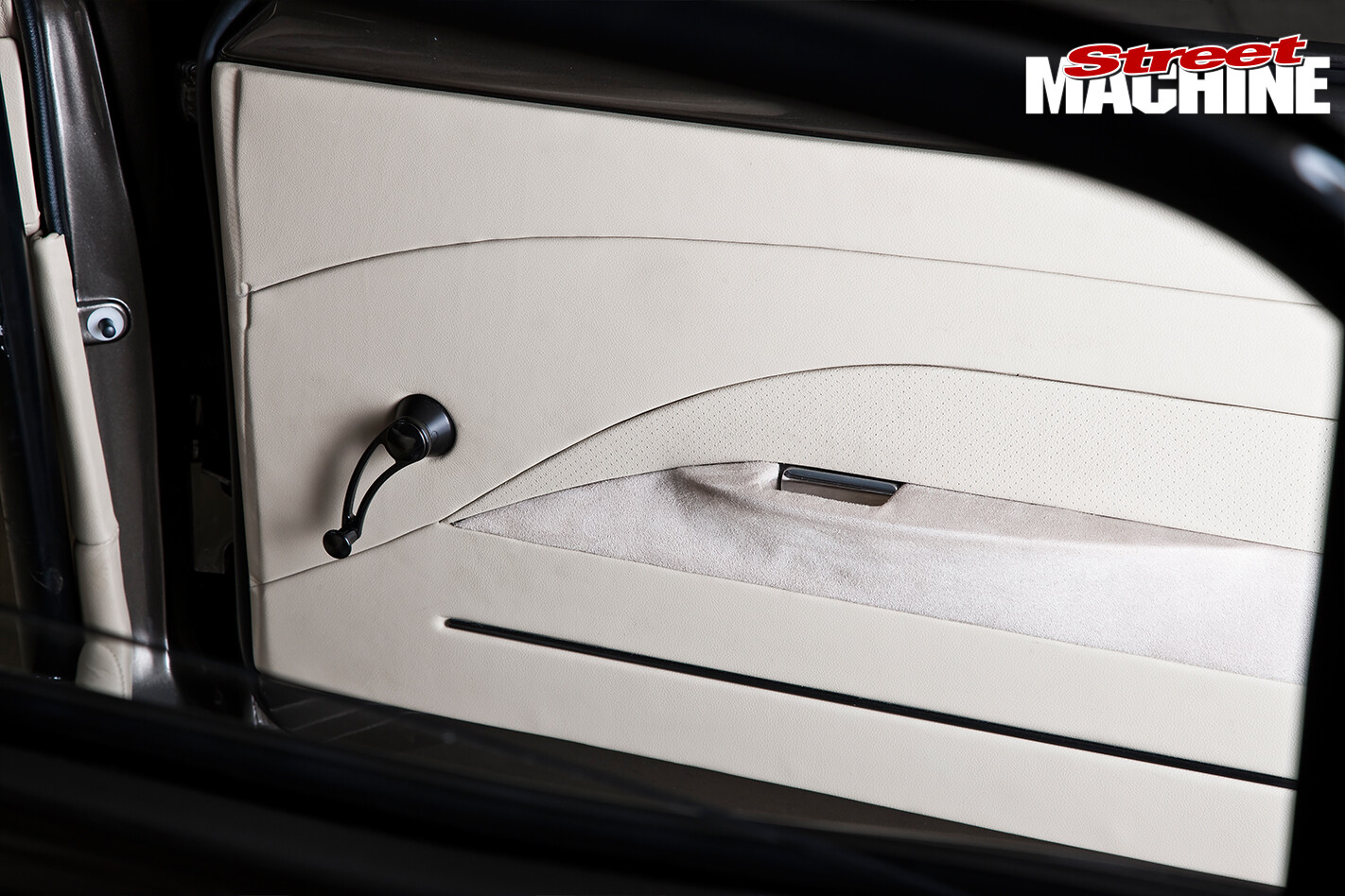 Ford -XY-Falcon -door -trim