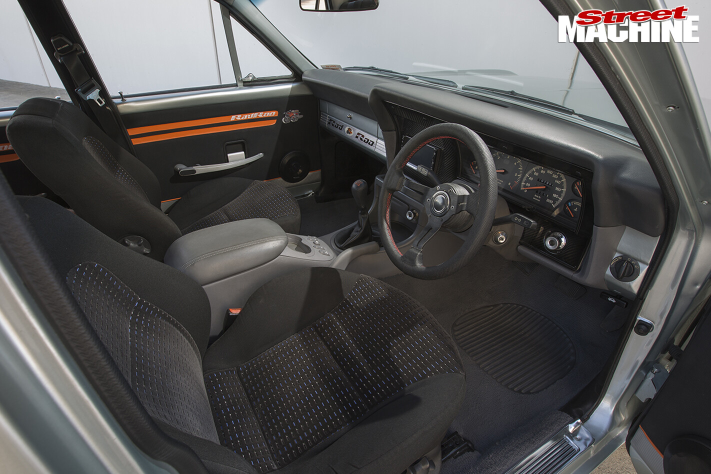 Ford -XY-Falcon -interior -front