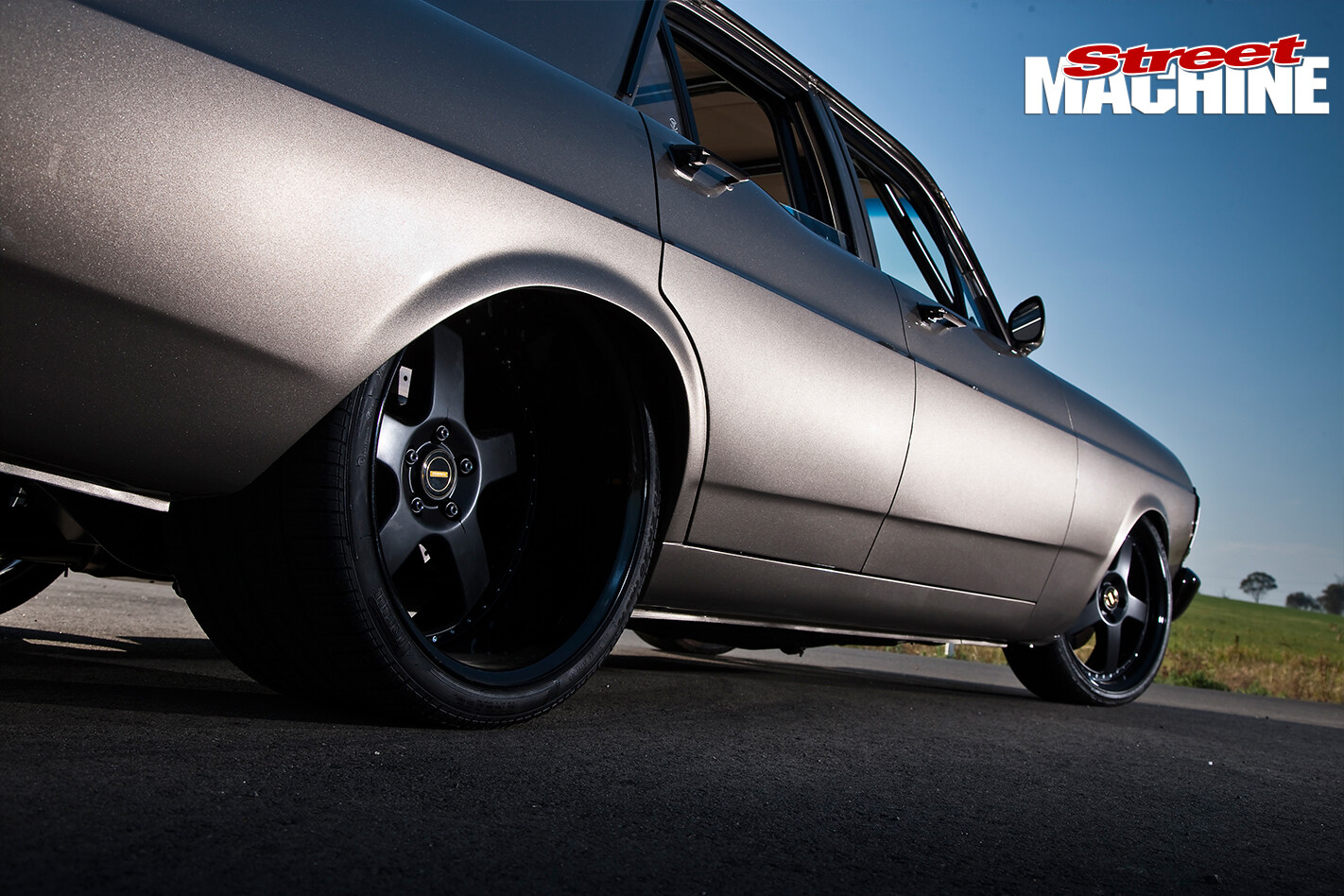 Ford -XY-Falcon -left -rear -wheel