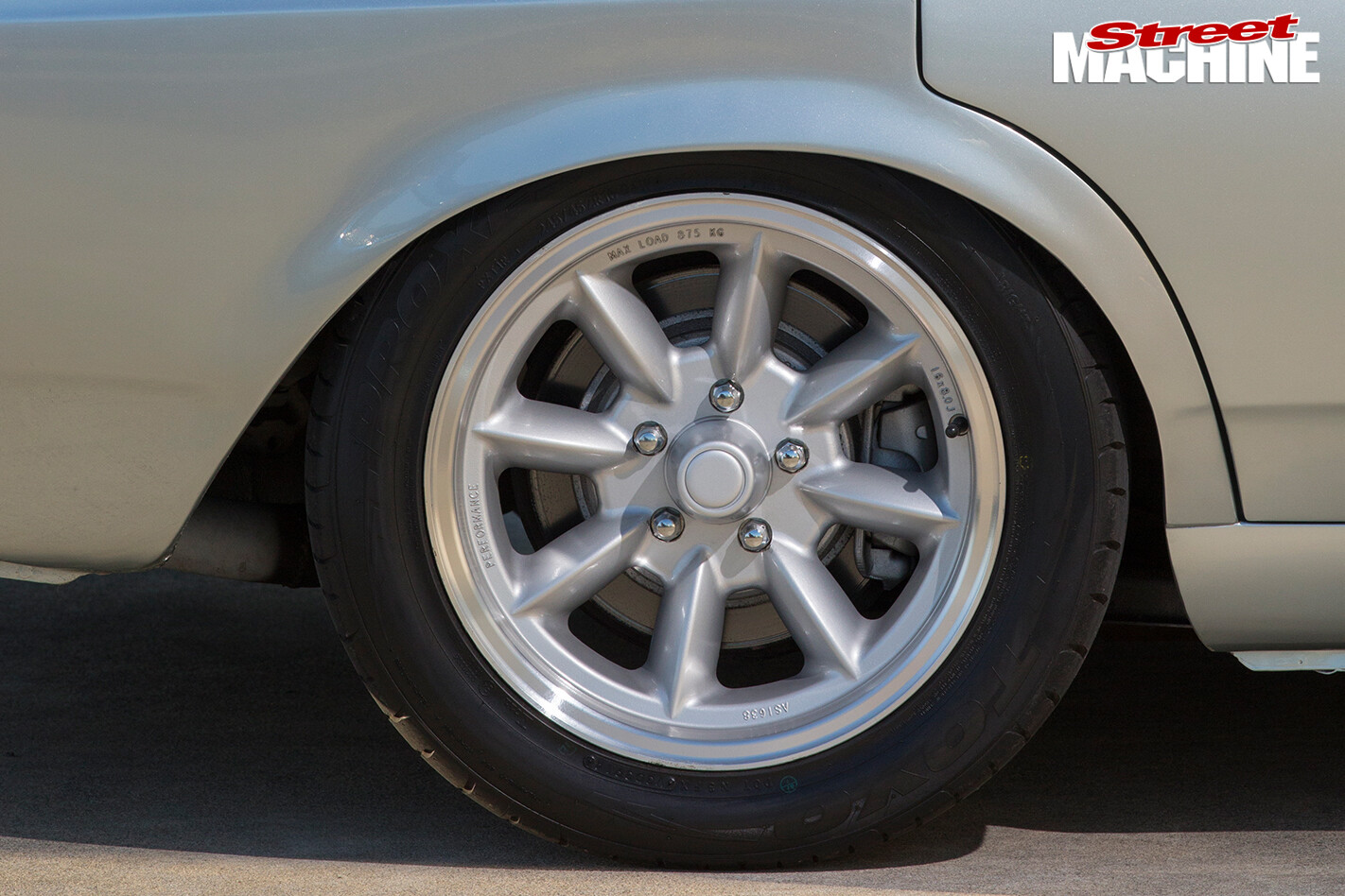 Ford -XY-Falcon -wheel