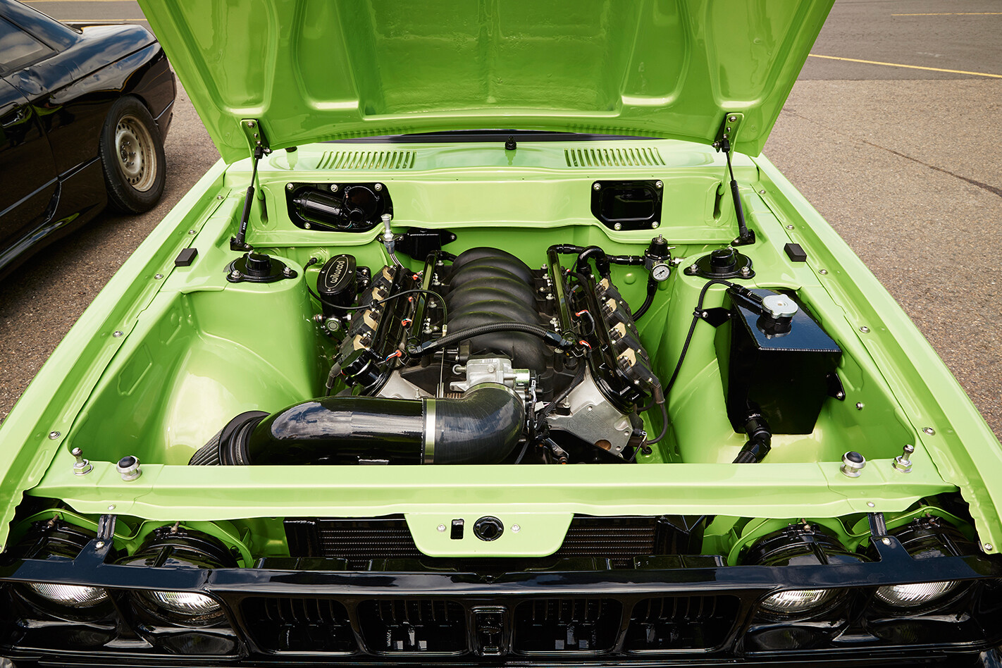 Mitsubishi Galant engine bay