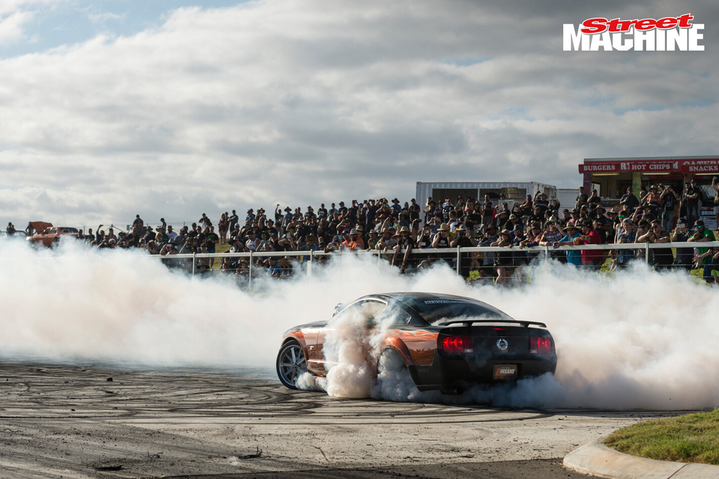 Gary Myers 2INSANE Mustang Burnout