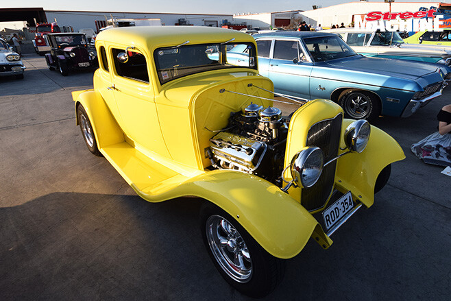 Geoff ’s 331ci Hemi powered ’32 five -window