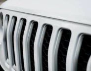 Jeep Gladiator Overland grille