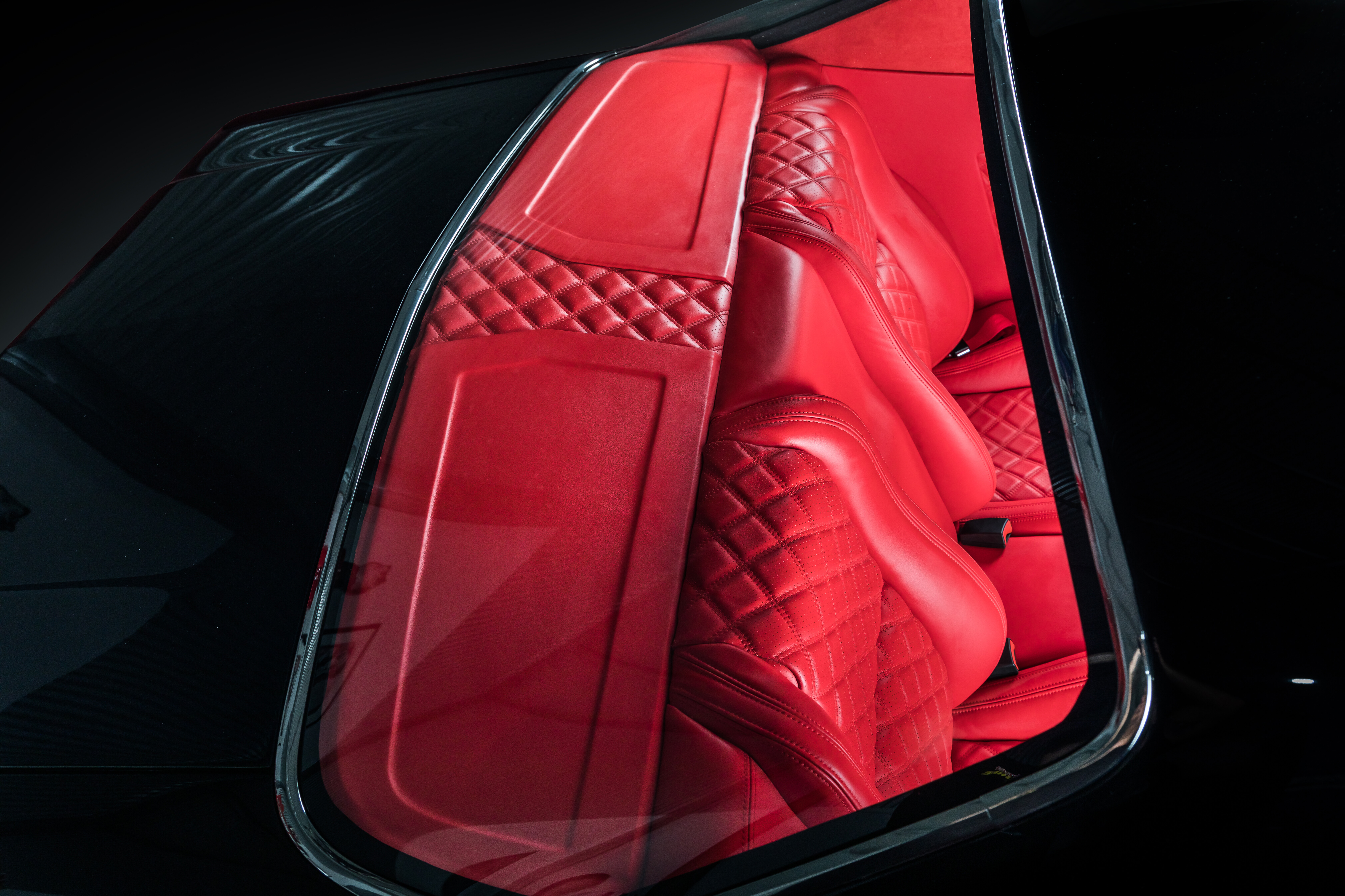 c3a11557/greg eslick hq monaro parcel shelf jpg