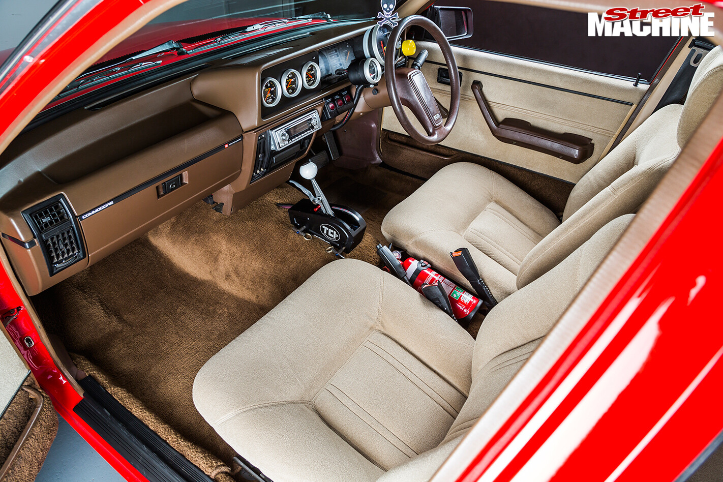 Holden -Commodore -VH-interior -front