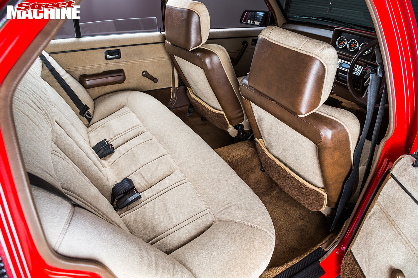 Holden -Commodore -VH-interior -rear
