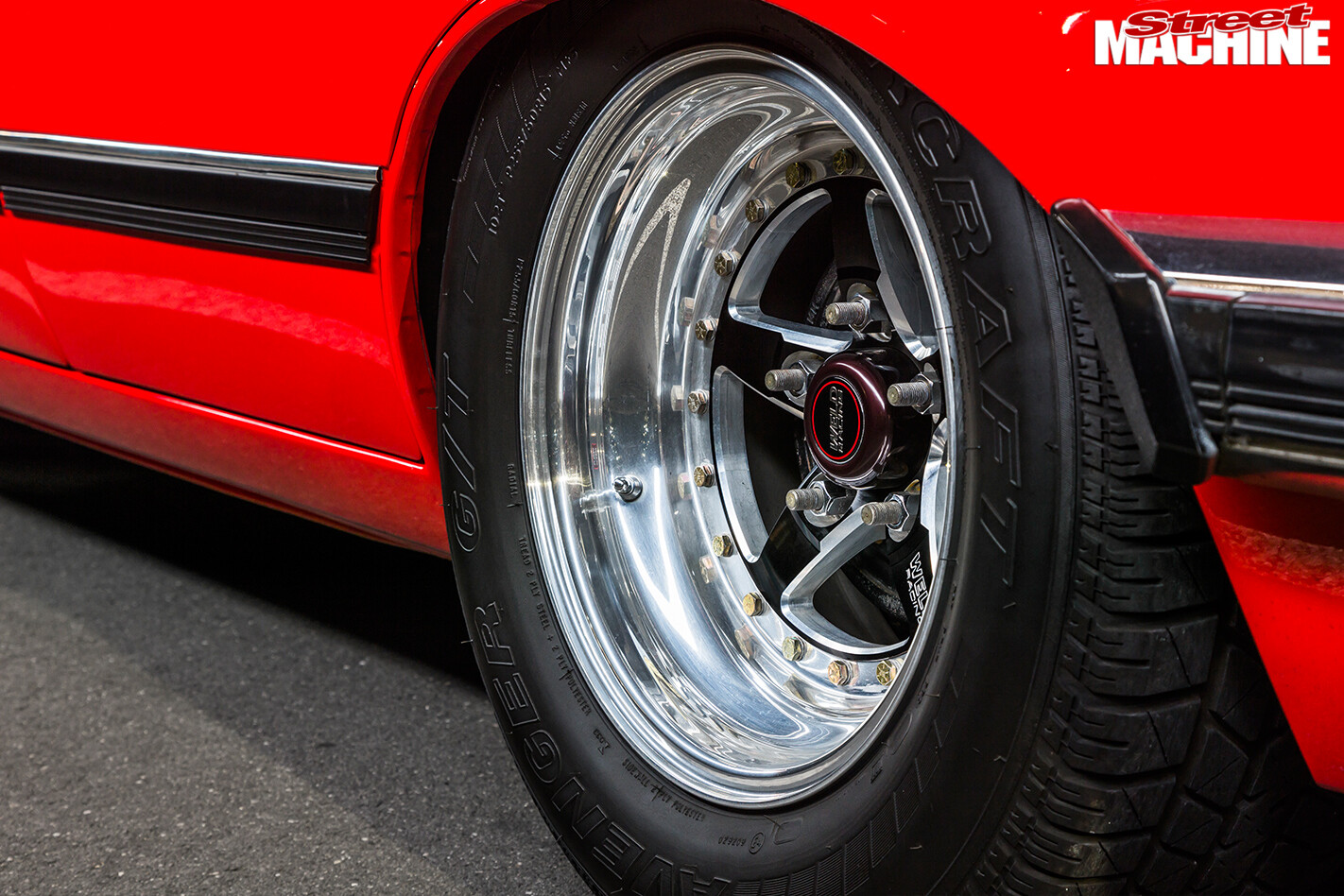 Holden -Commodore -VH-rear -wheel