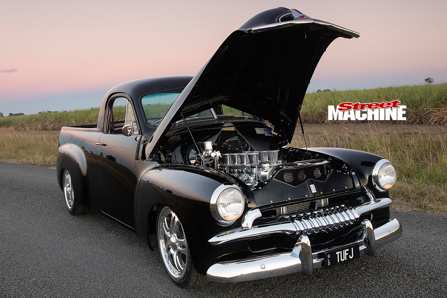 Holden -FJ-ute -bonnet -up -2