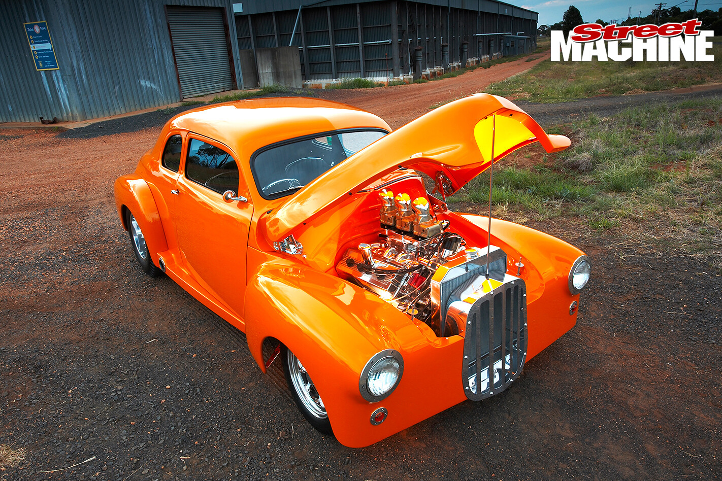 Holden -FJ_107-bonnetup