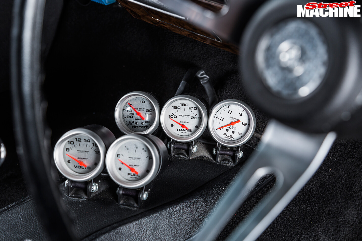 Holden -HG-Monaro -gauges -2