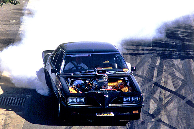 Holden HQ Premier burnout