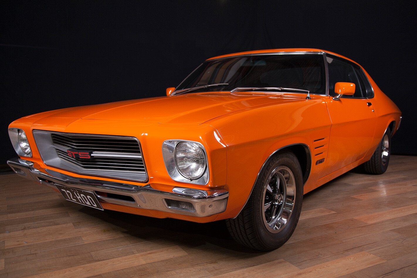 Holden HQ Monaro GTS front