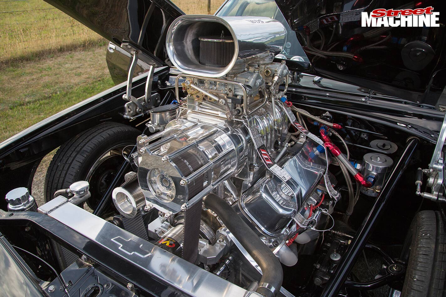 Holden HQ Monaro engine bay
