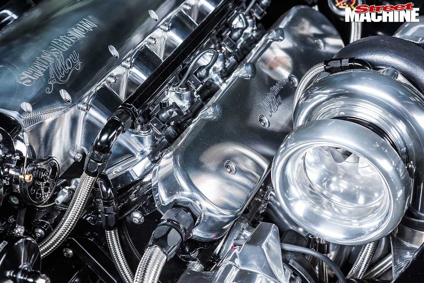 Holden HQ engine bay