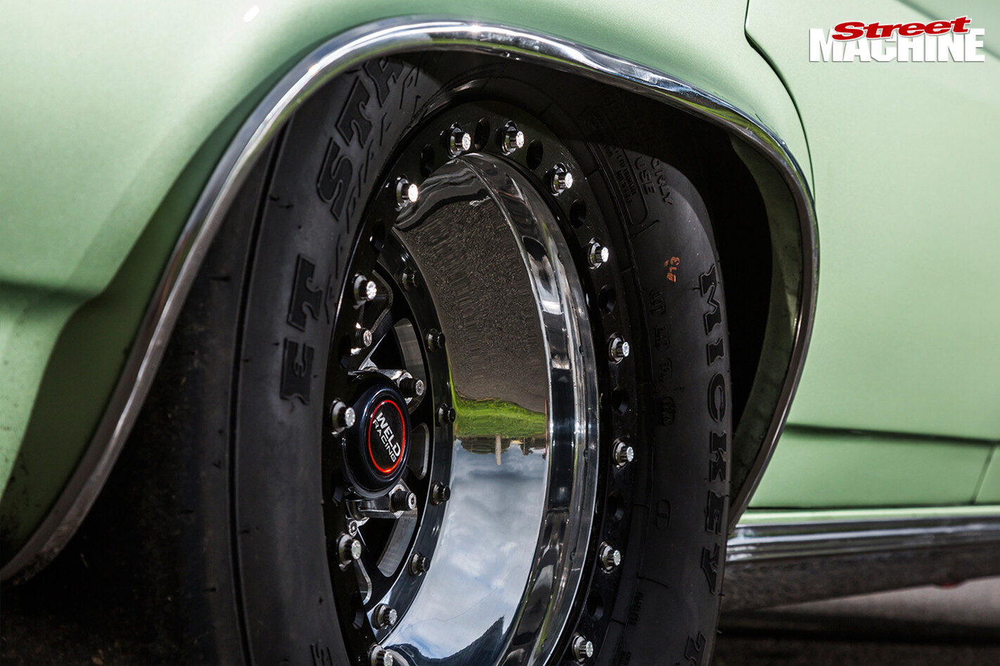 Holden -HR-wheel -right -rear
