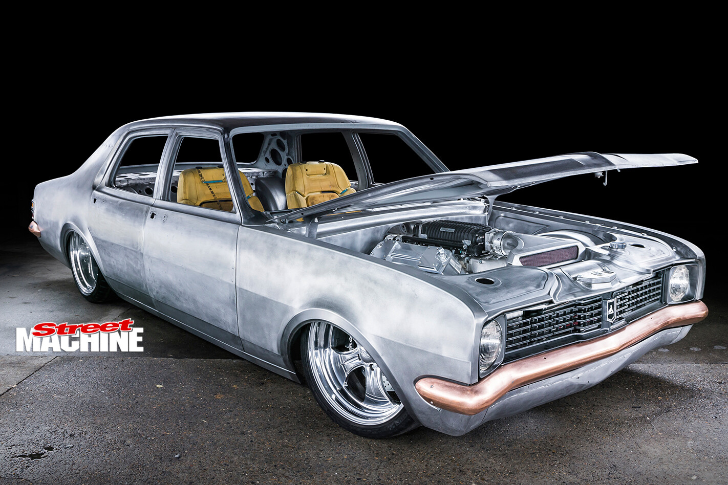Holden -HT-Kingswood -bonnet -up