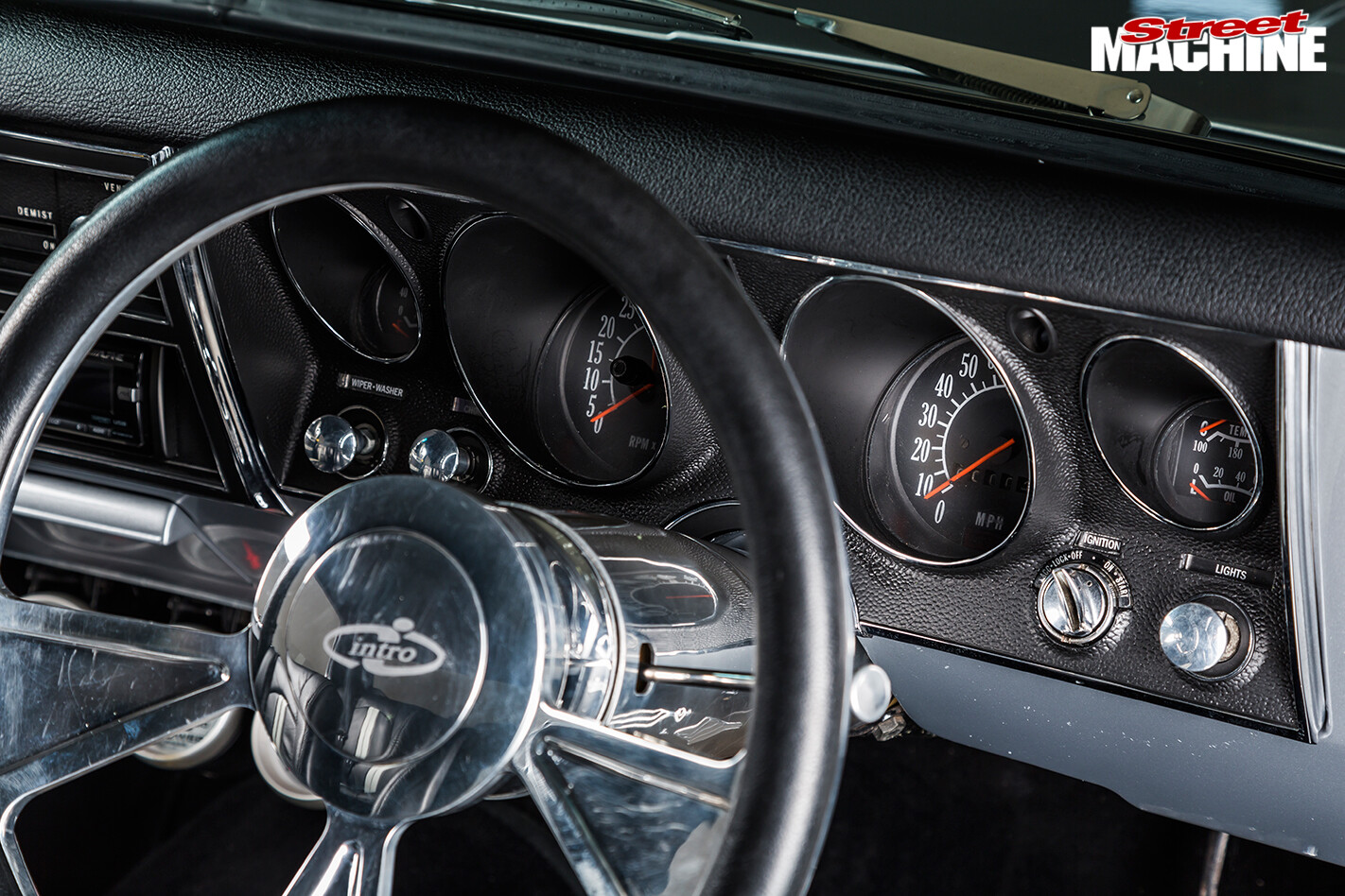 Holden -HT-Kingswood -dash