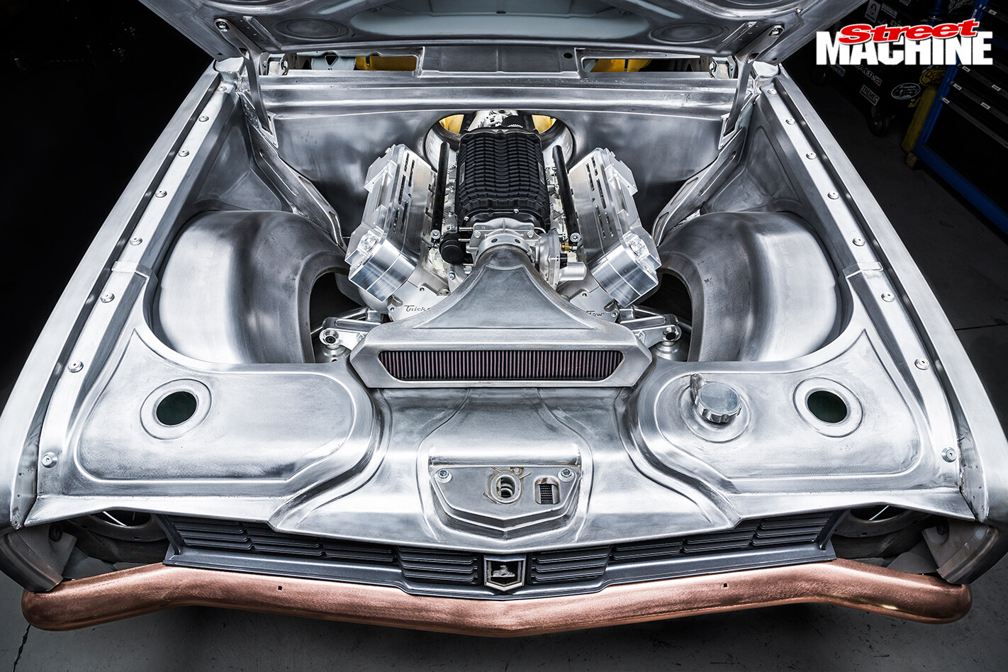 Holden -HT-Kingswood -engine -bay