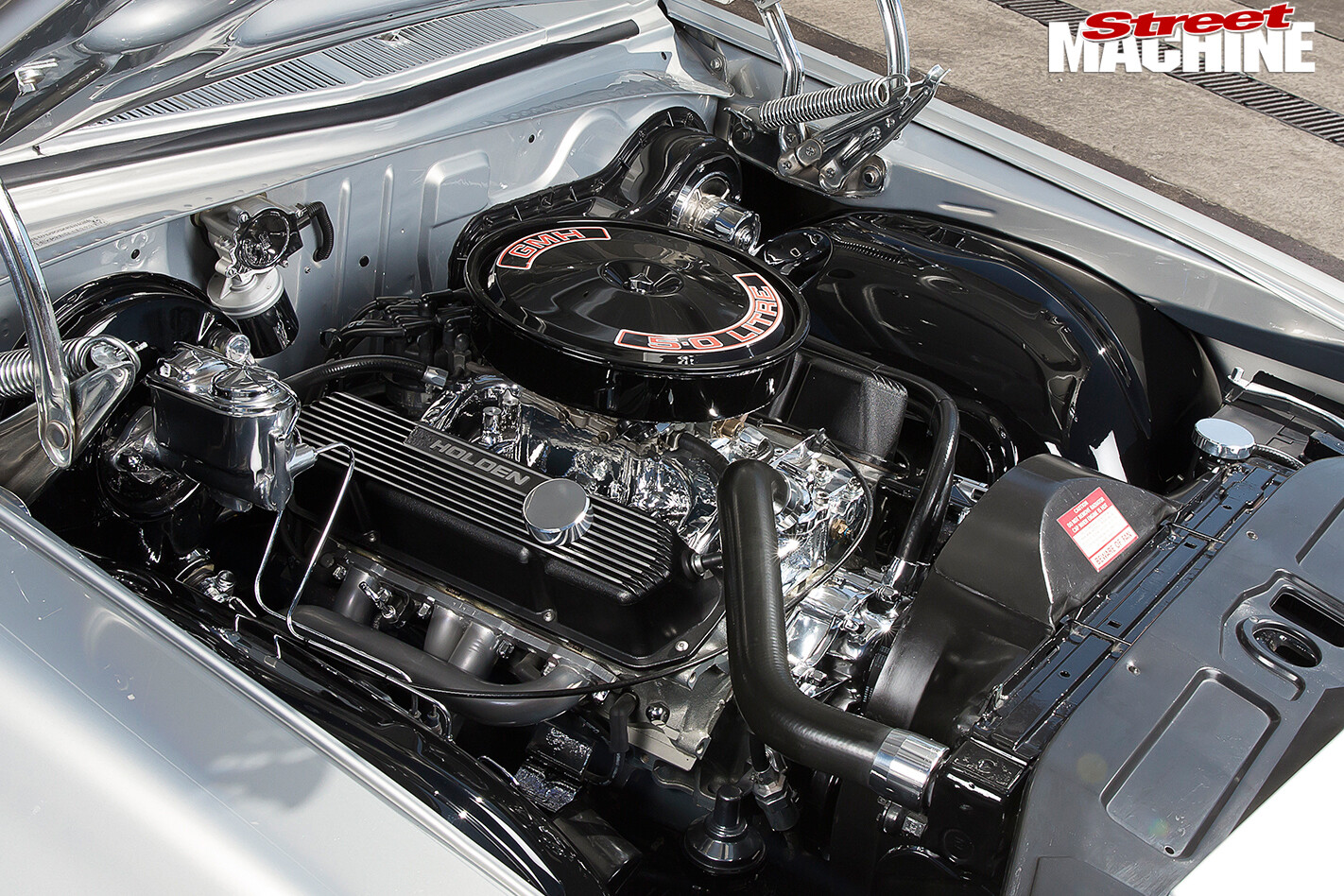 Holden -HX-Sandman -engine -bay