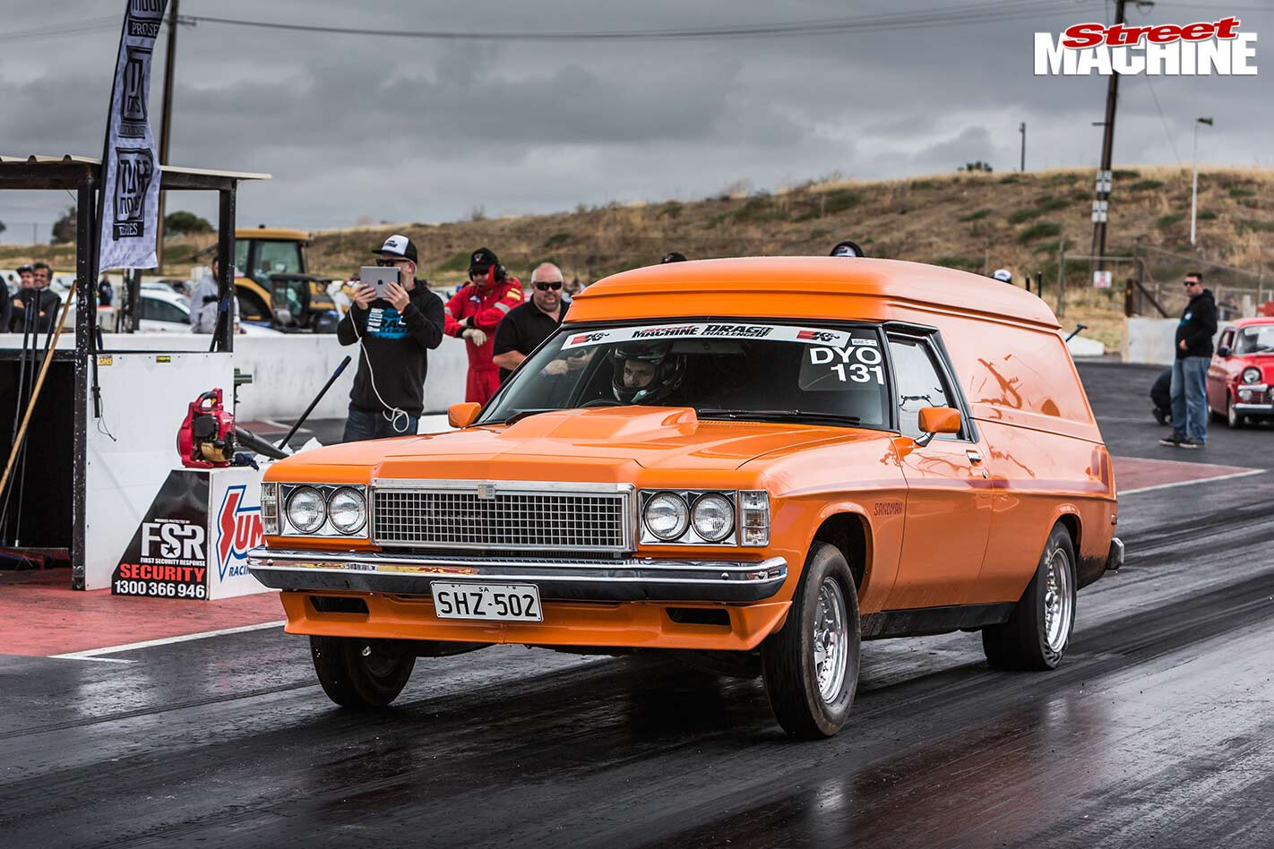 Holden HZ Sandman at Drag Challenge