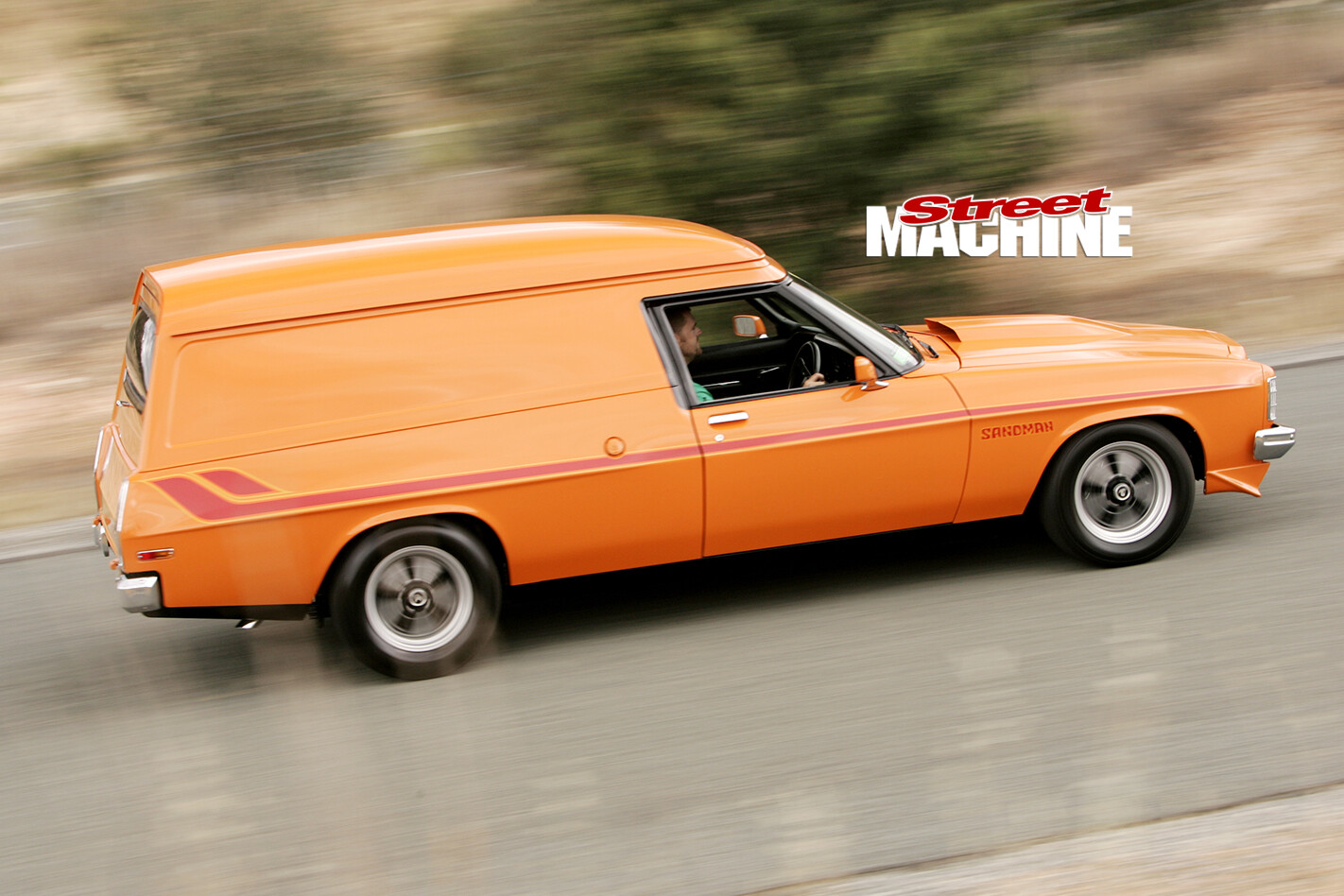 Holden -HZ-Sandman -side -onroad