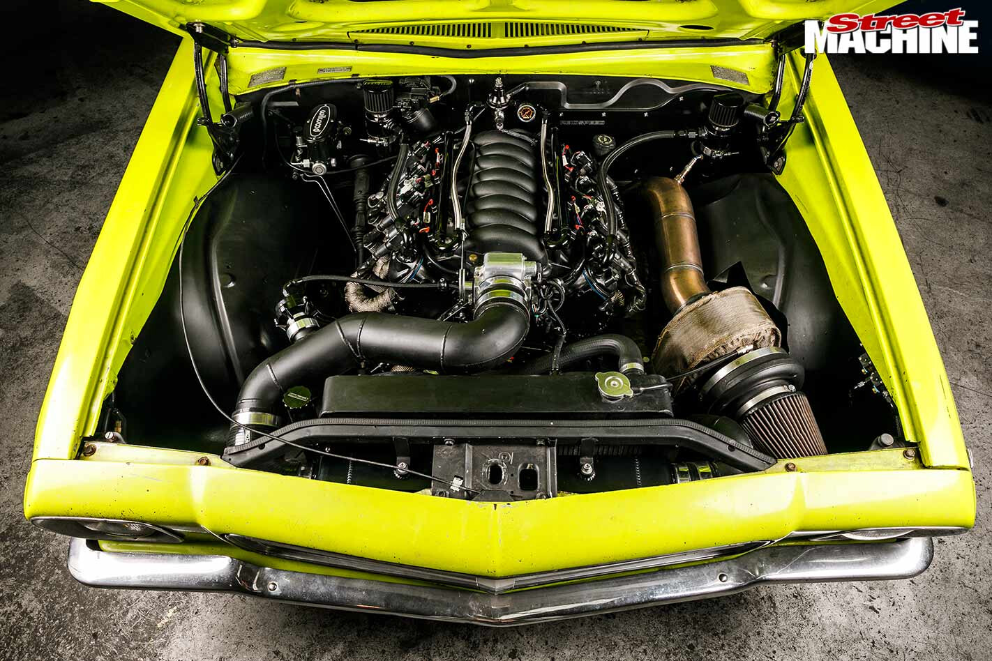 Holden HQ engine bay