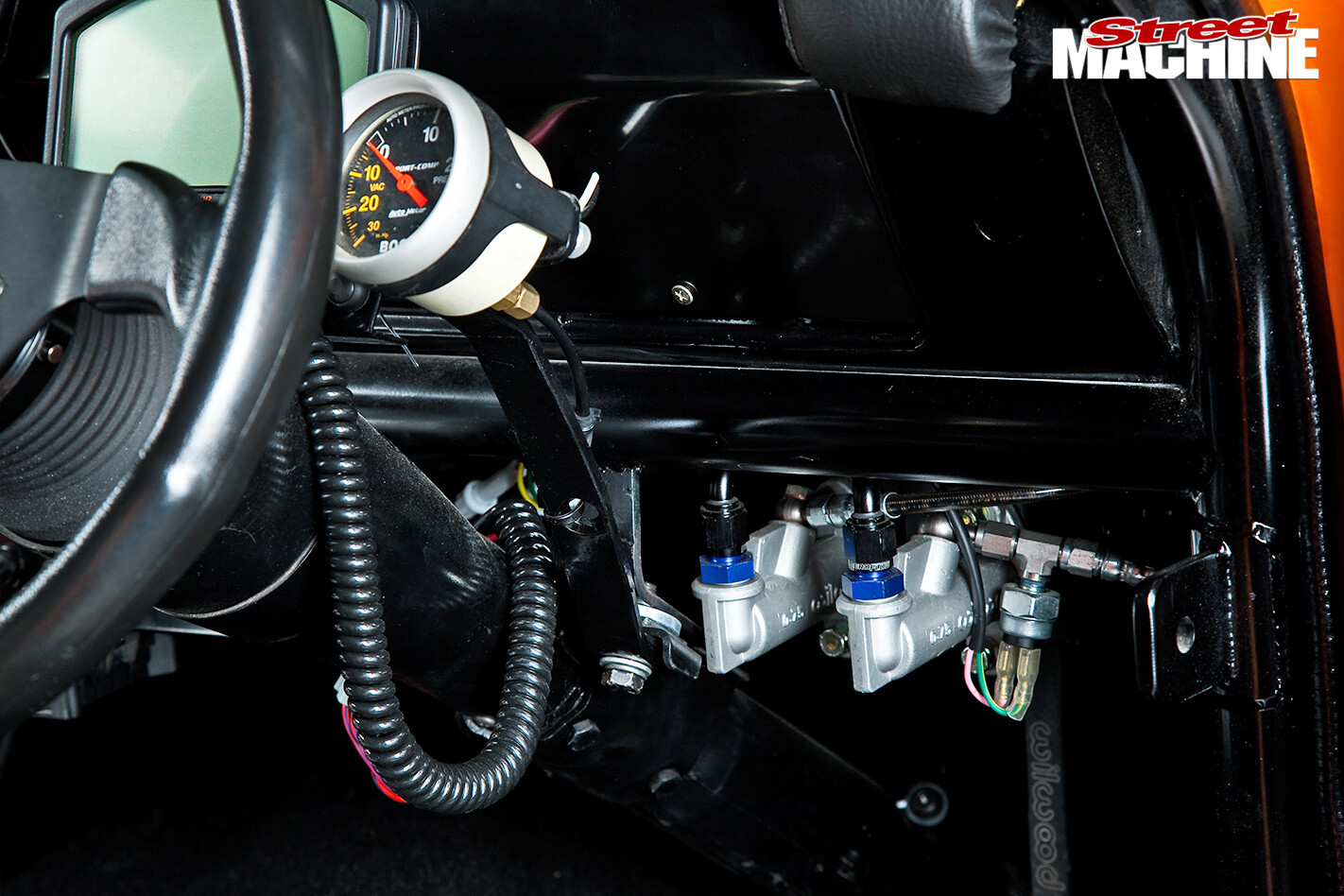 Holden -LC-Torana -dash -detail -2