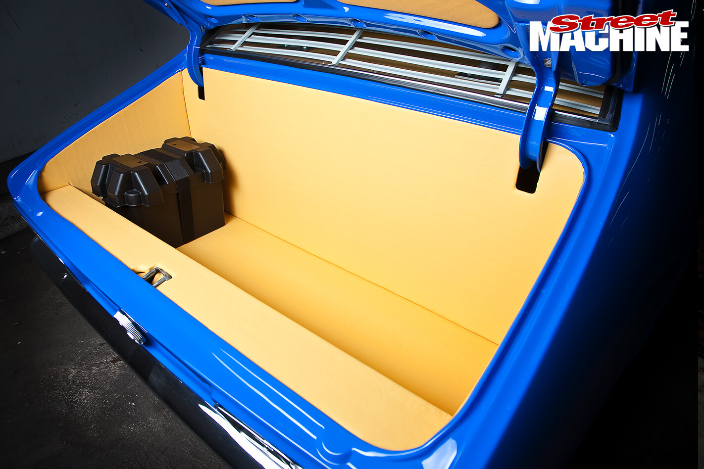 Holden -LJ-Torana -Coupe -boot