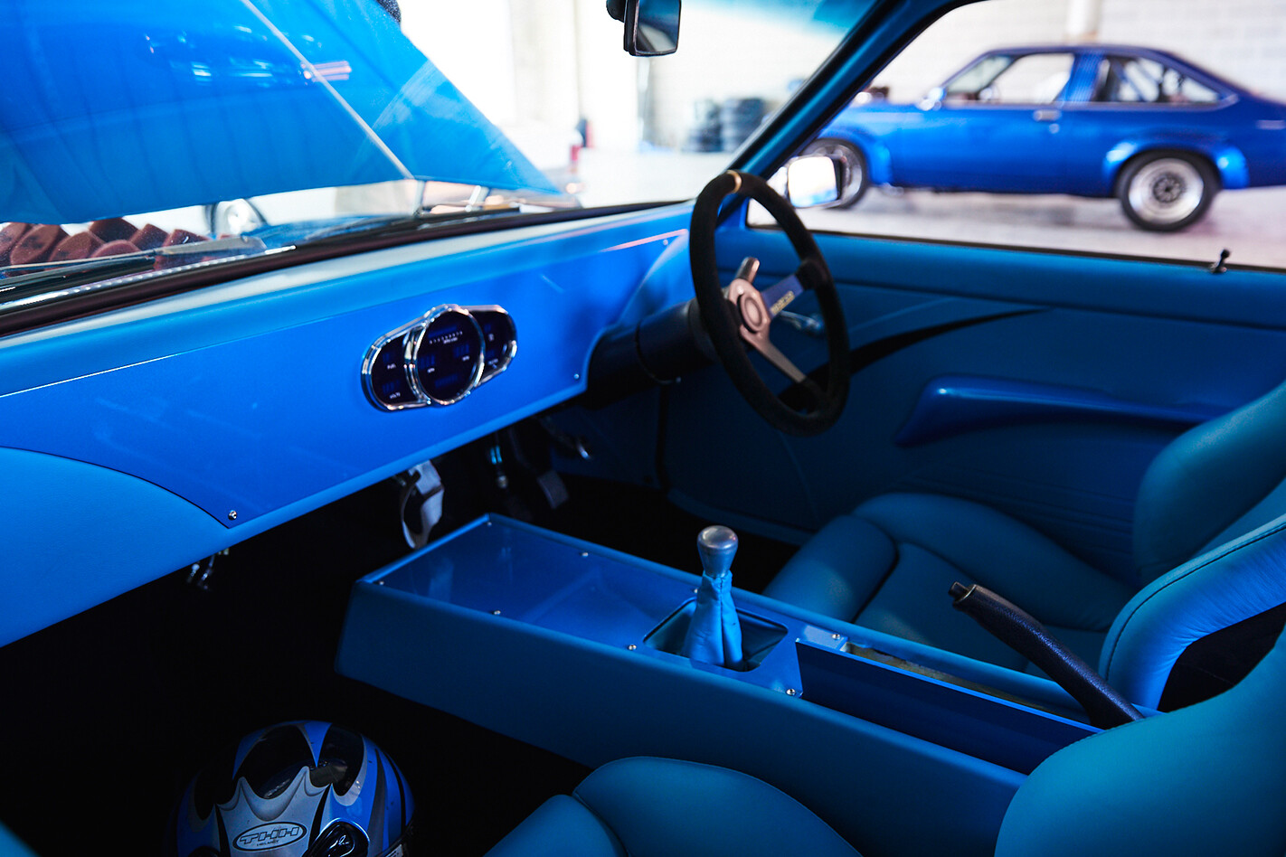 Spinks Torana inside