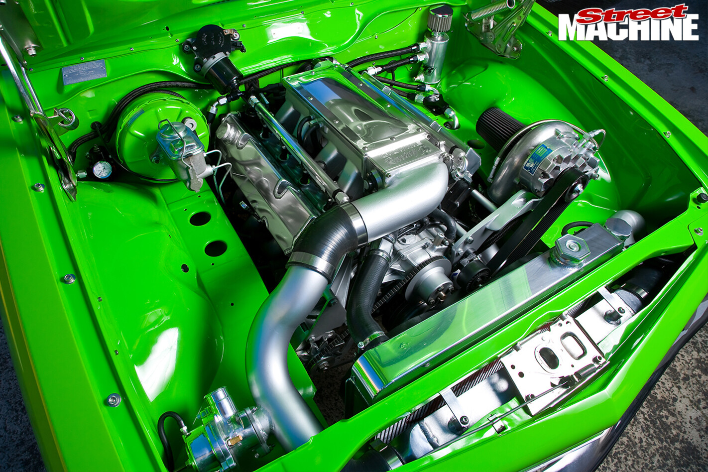 Holden -Torana -LX-Hatch -front -engine -bay