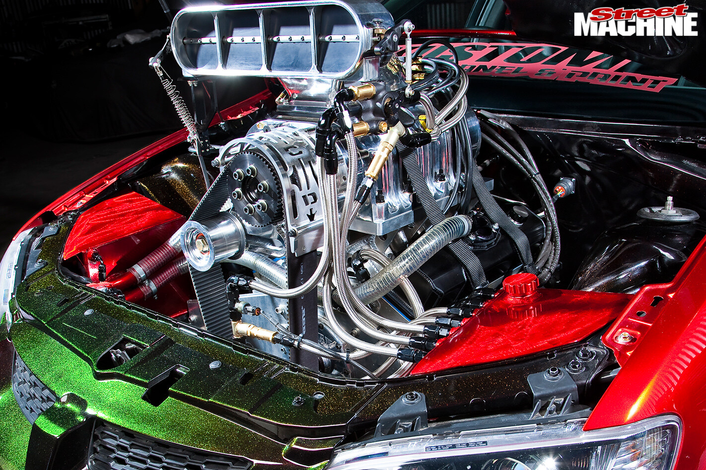 Holden -VE-commodore -wagon -engine -2