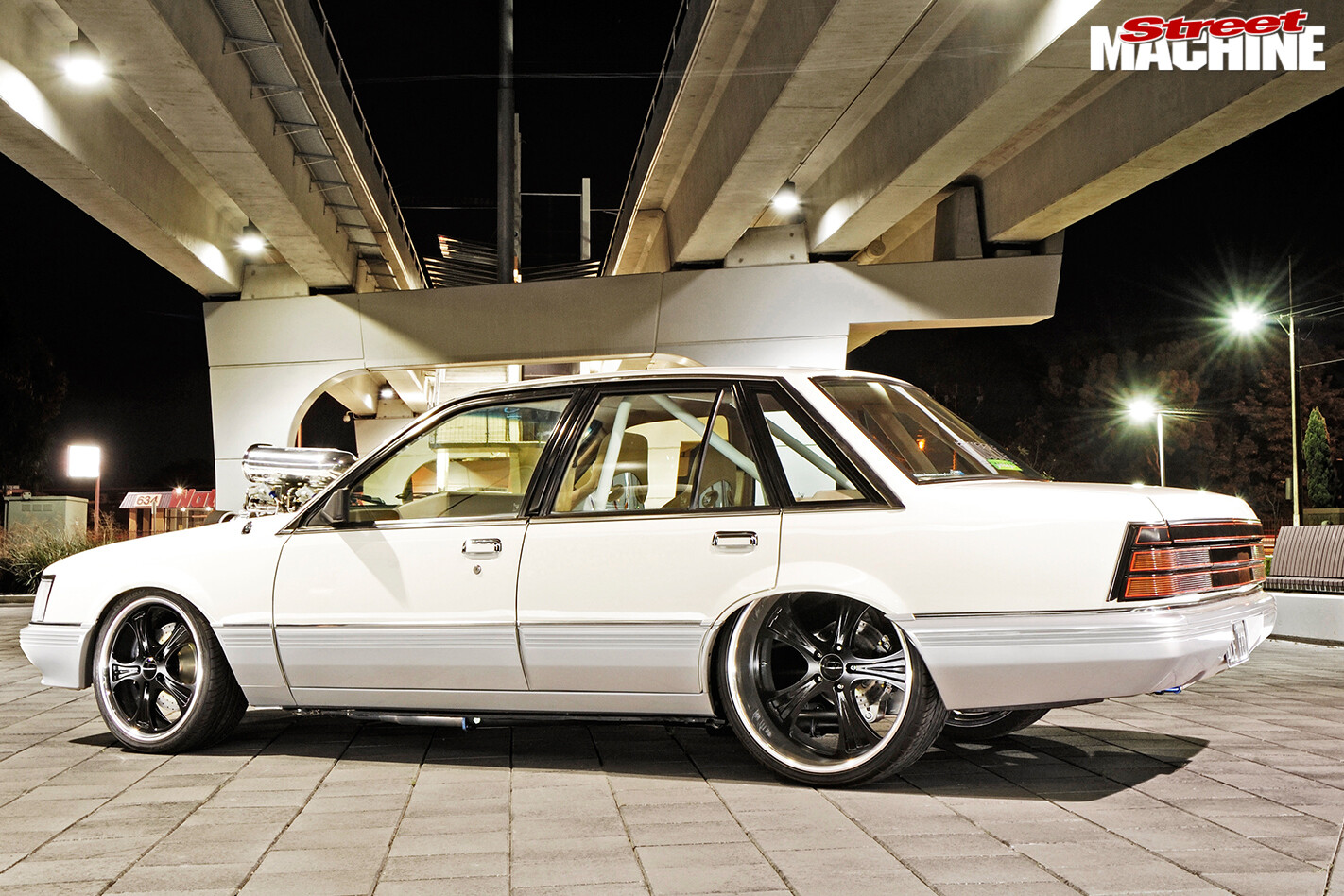 Holden -vk -commodore -side