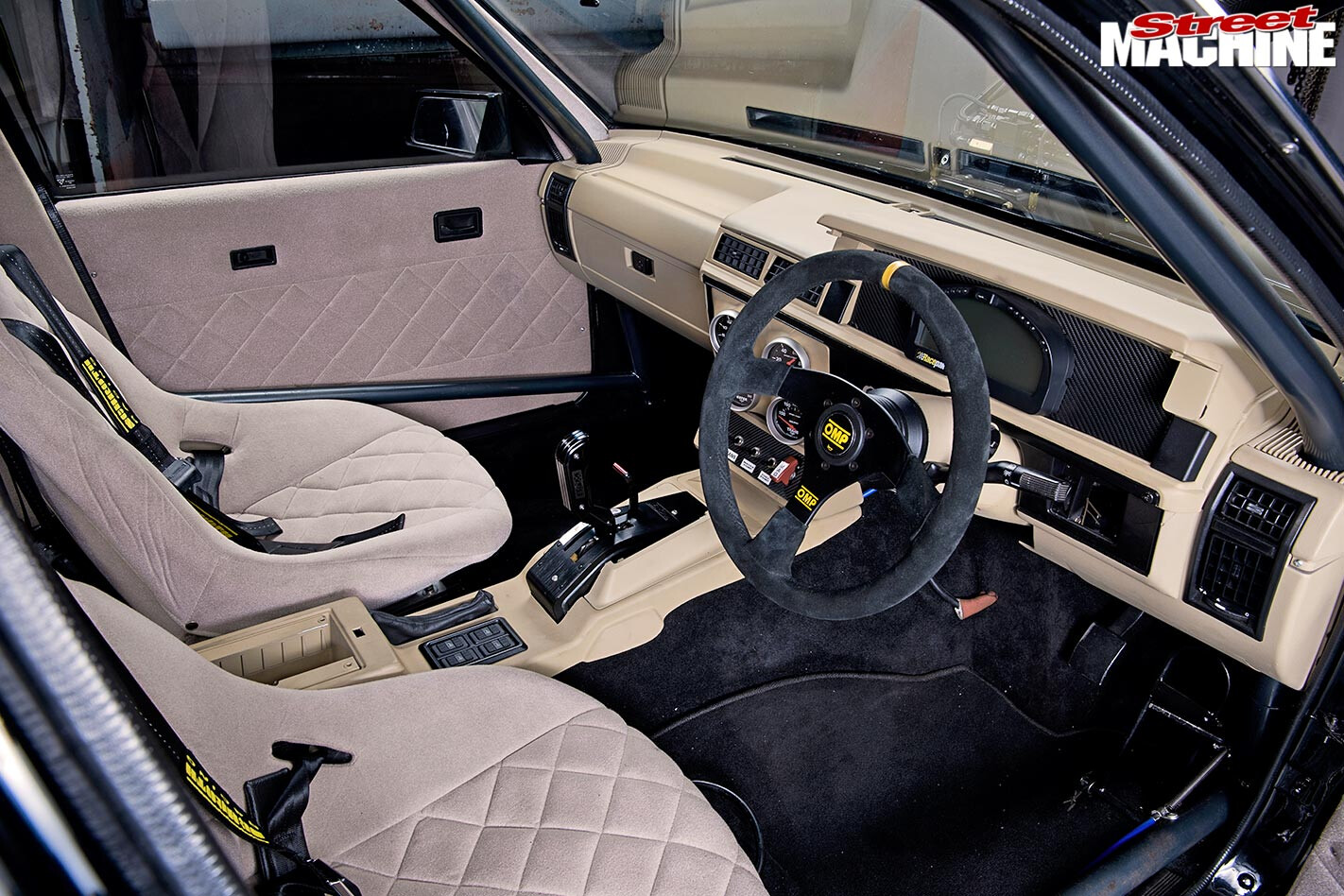 Holden VL Calais interior