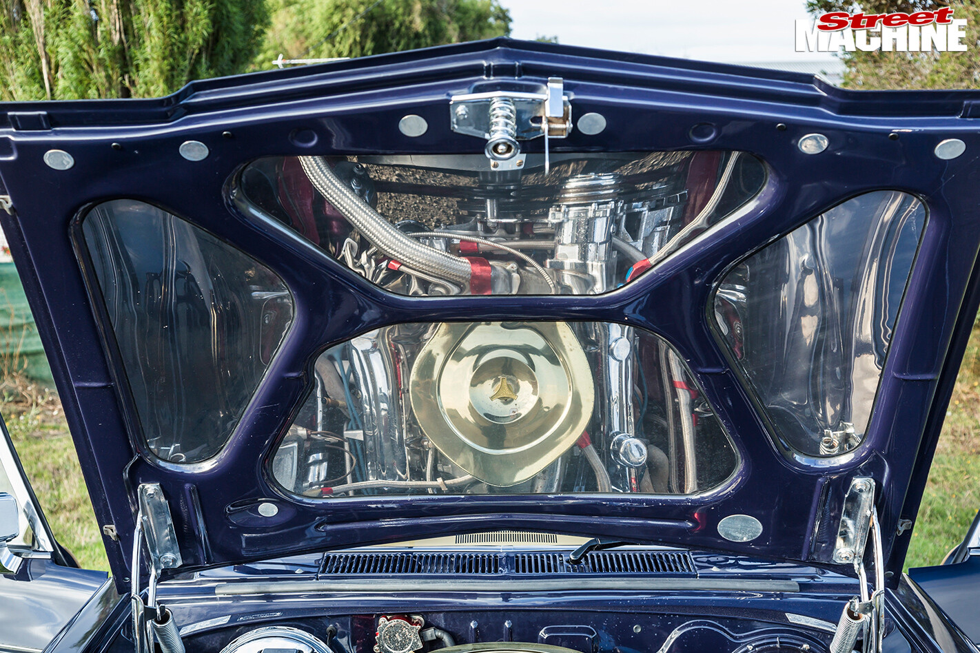 HOlden -WB-ute -bonnet -under