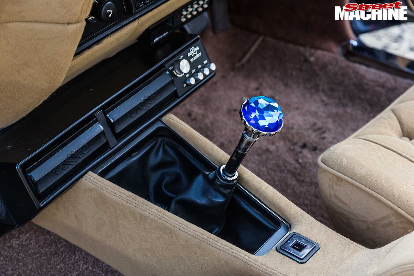HOlden -WB-ute -gear -stick