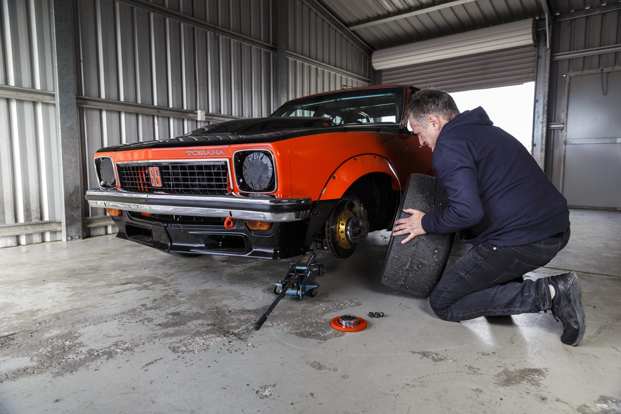 Video: Howard Bell's LITRE8 Torana track day