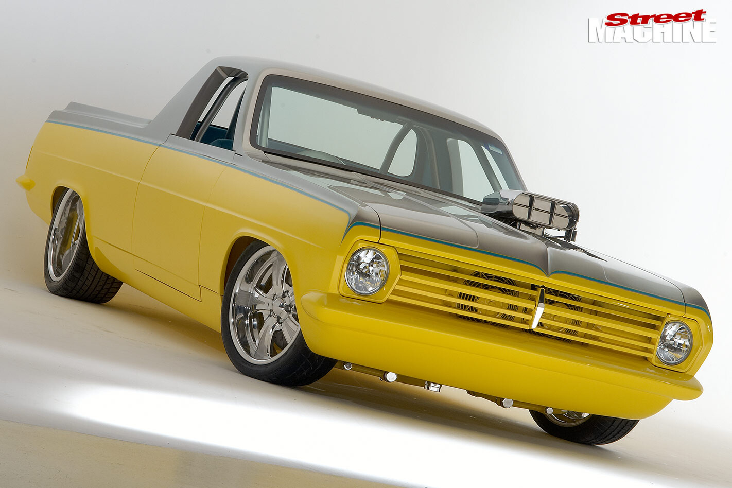 Holden HR ute front