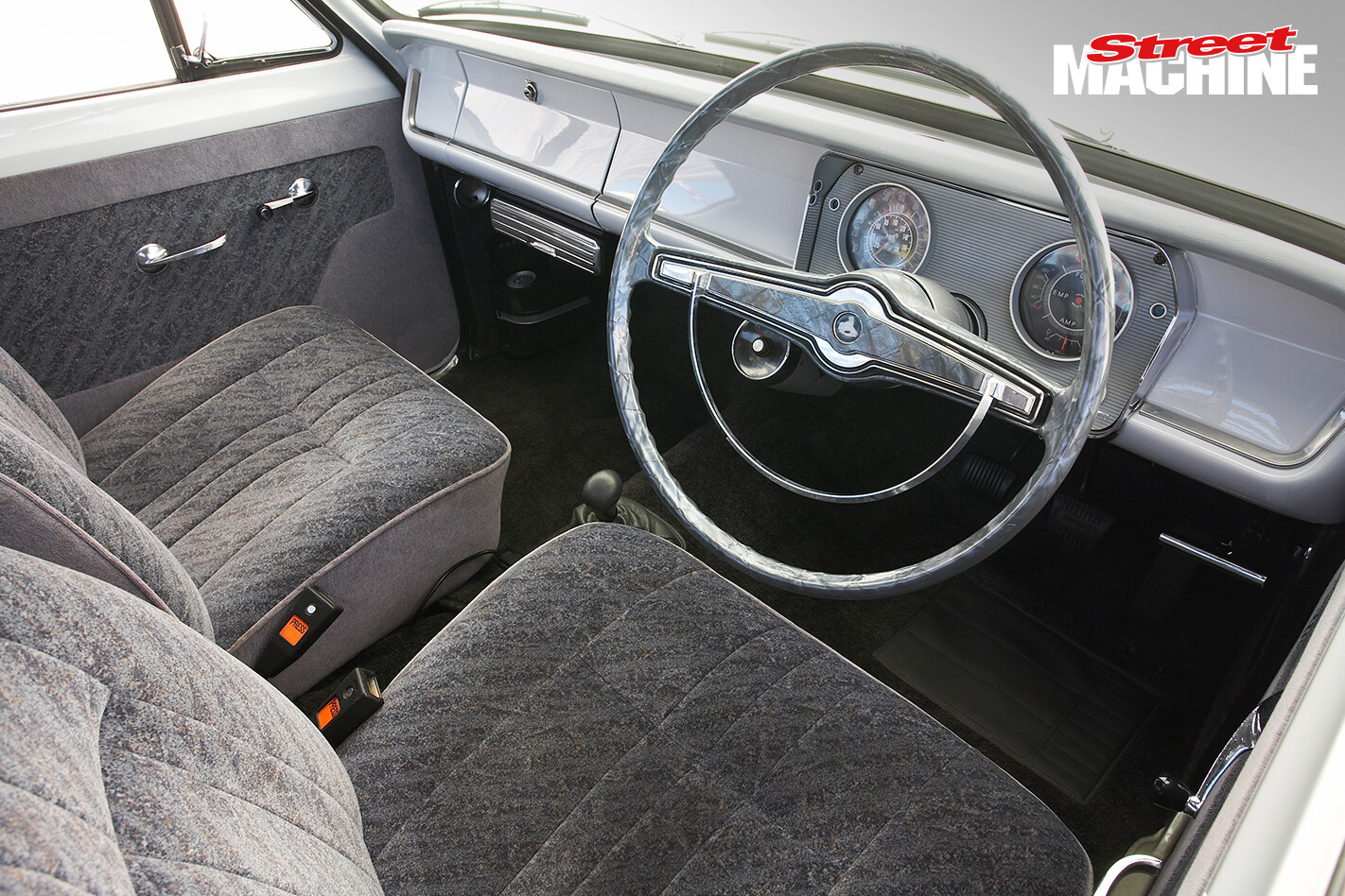HR Holden Ute Interior