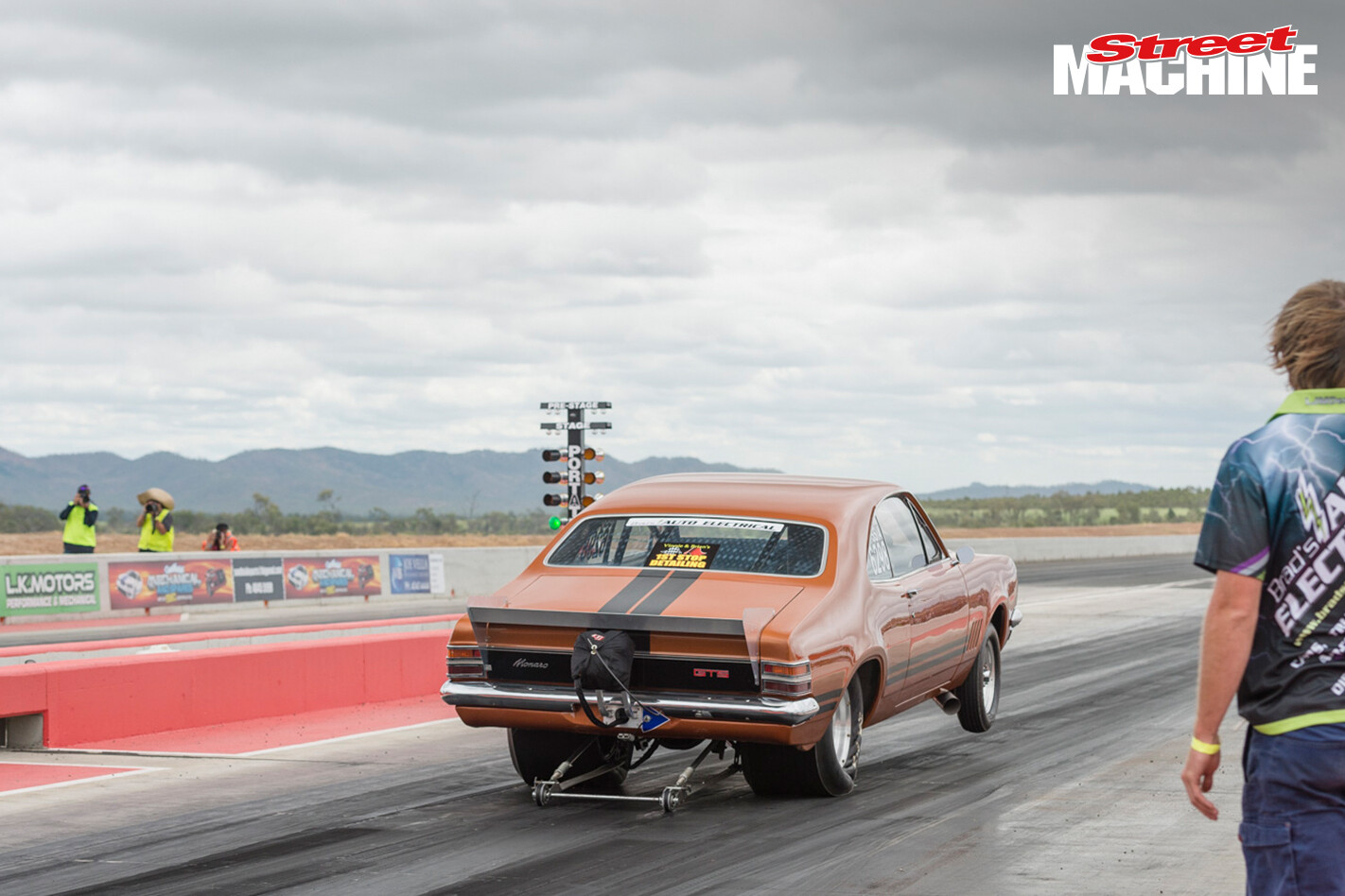HT Holden Monaro Drag Race