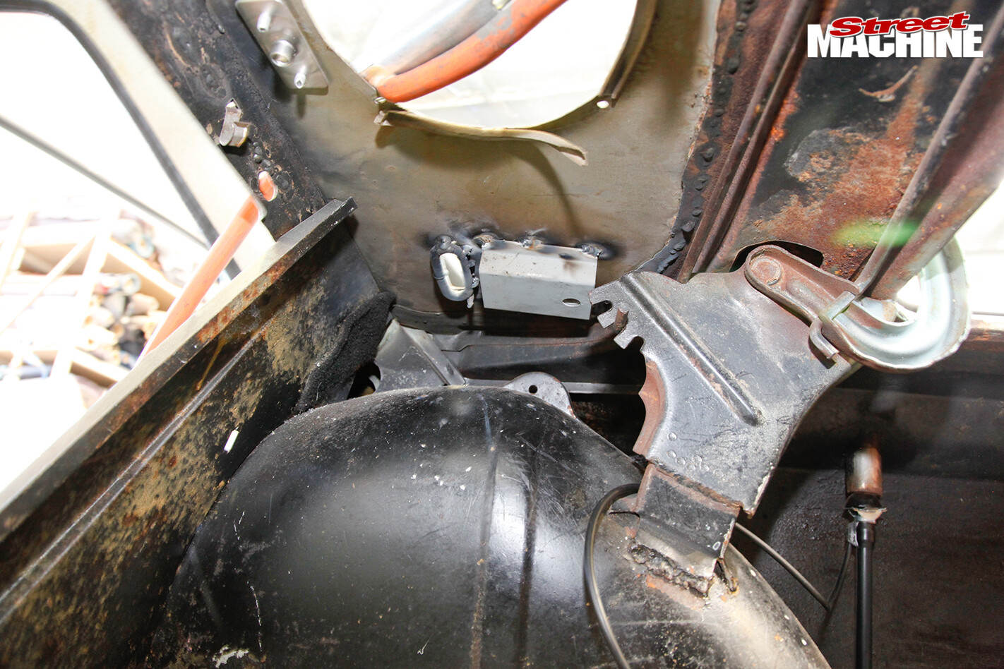 Installing -seta -belts -14