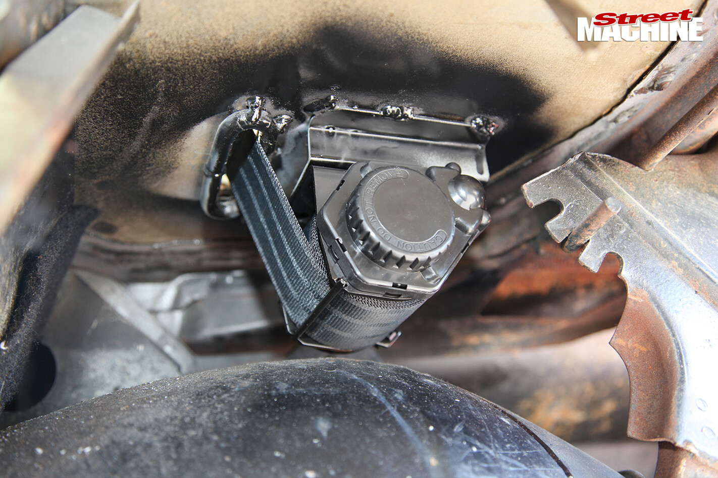 Installing -seta -belts -15