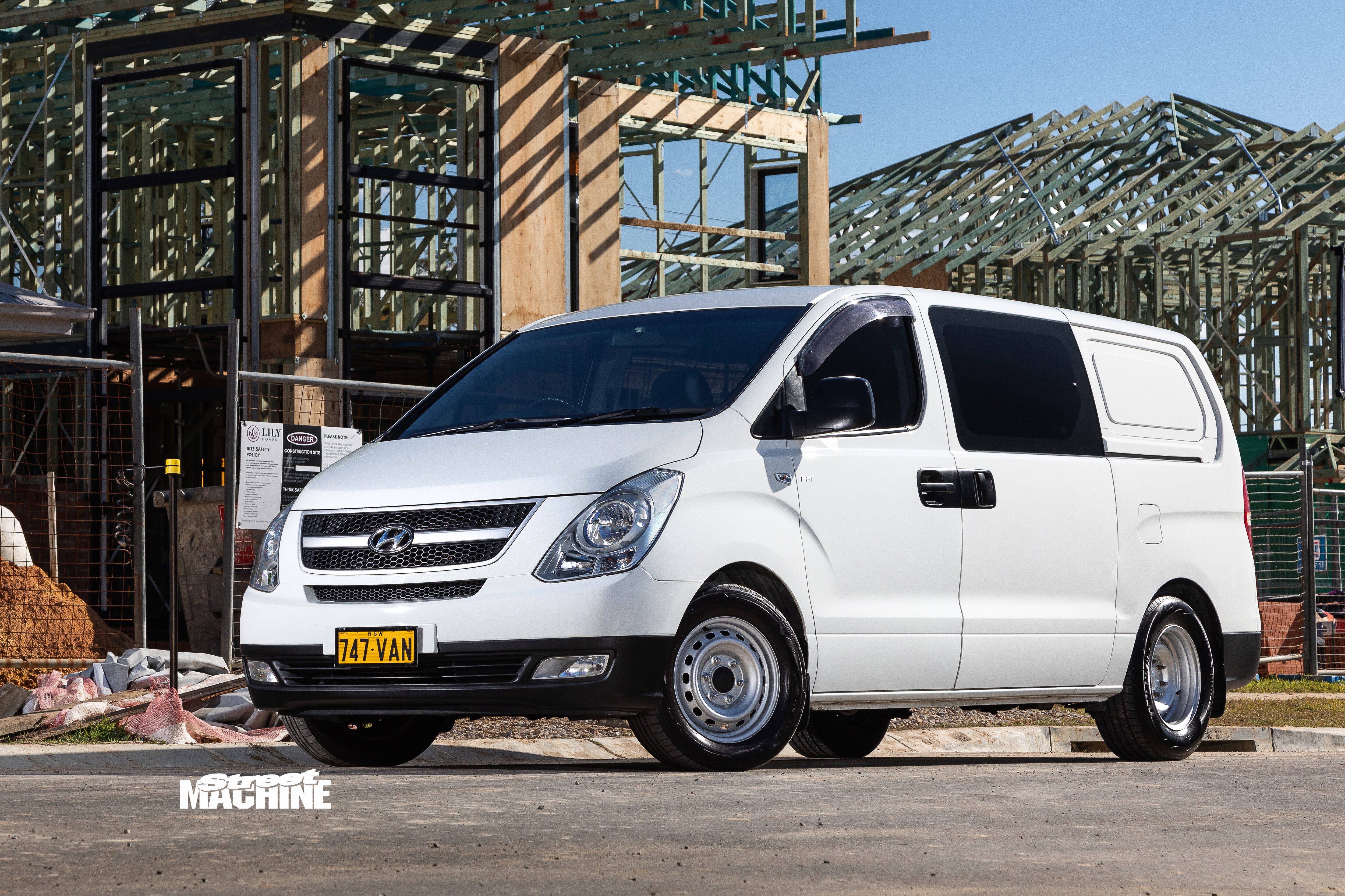 cd9010cf/jully 23 hyundai van wm jpg